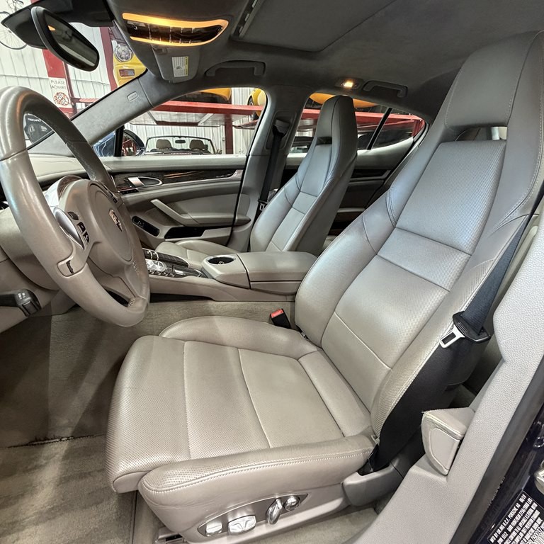 2011 Porsche Panamera Image 5