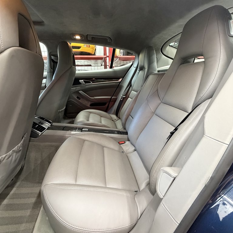 2011 Porsche Panamera Image 7