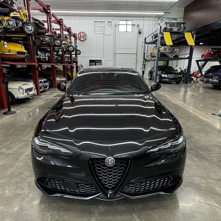 2024 Alfa Romeo Giulia Image 3
