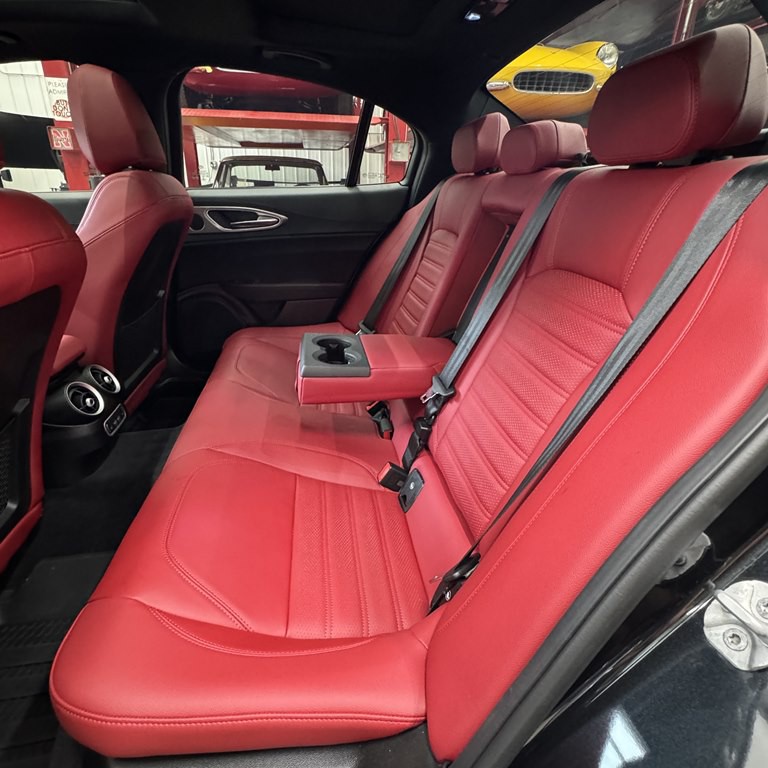 2024 Alfa Romeo Giulia Image 7