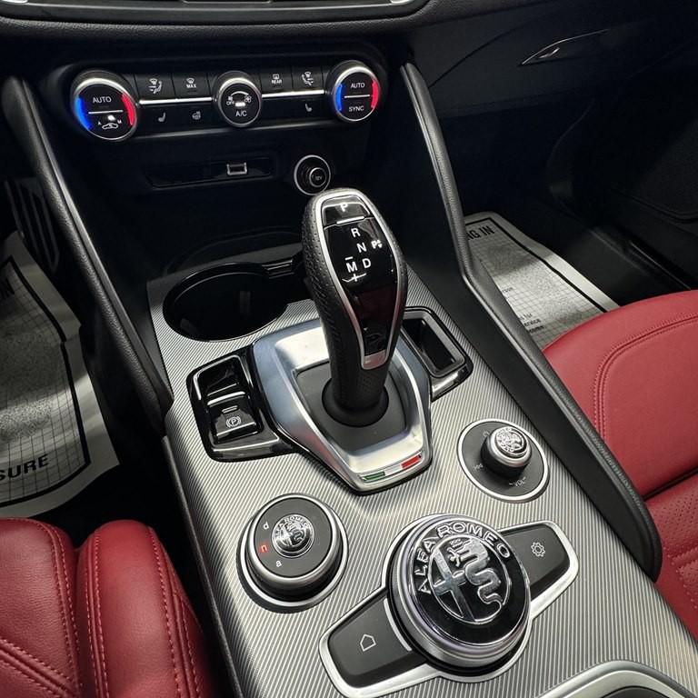 2024 Alfa Romeo Giulia Image 12