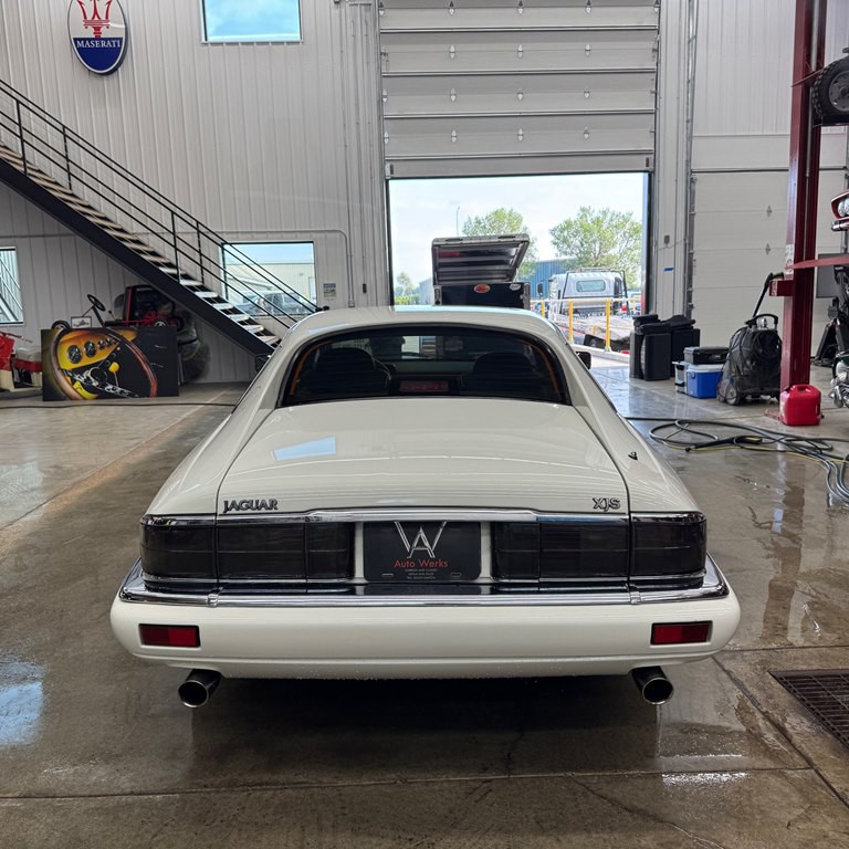 1995 Jaguar XJ Image 4