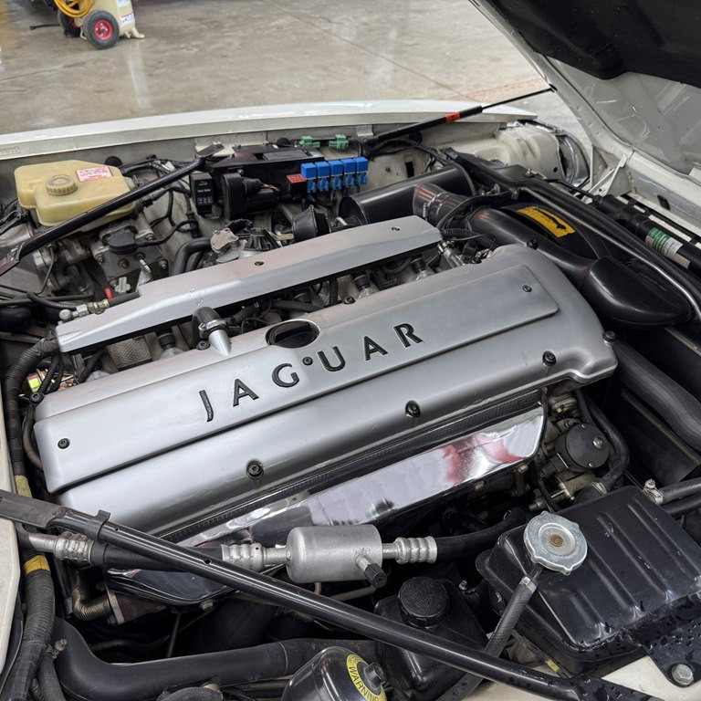 1995 Jaguar XJ Image 12