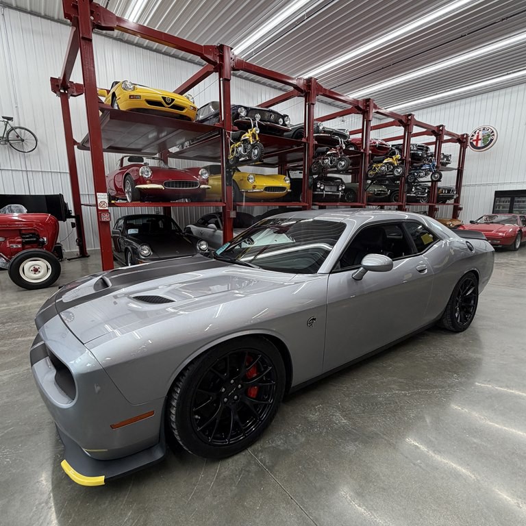 2016 Dodge Challenger Image 2