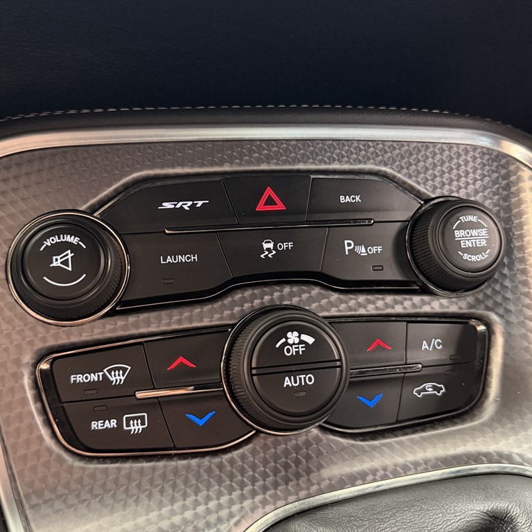 2016 Dodge Challenger Image 16