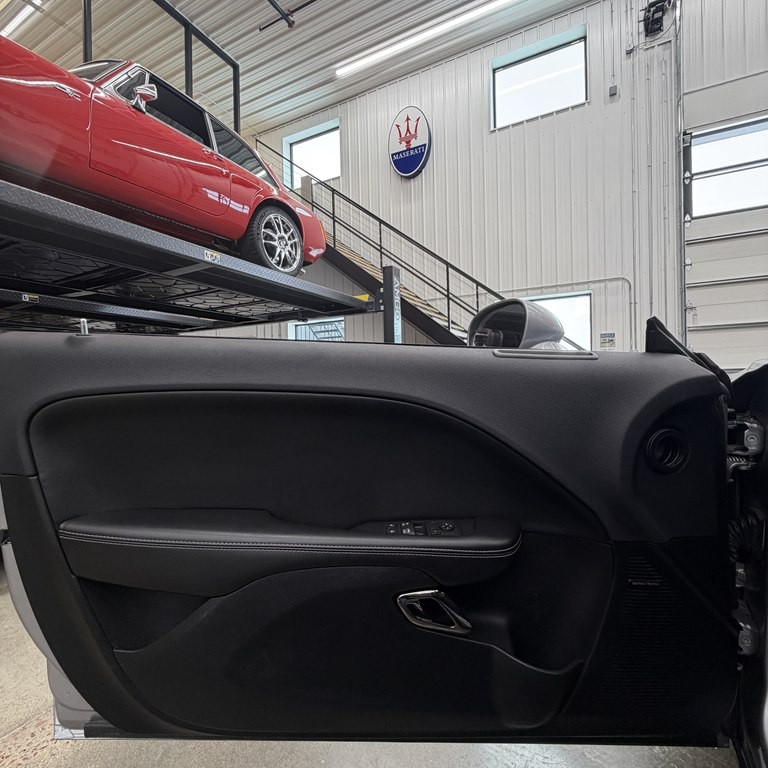 2016 Dodge Challenger Image 19