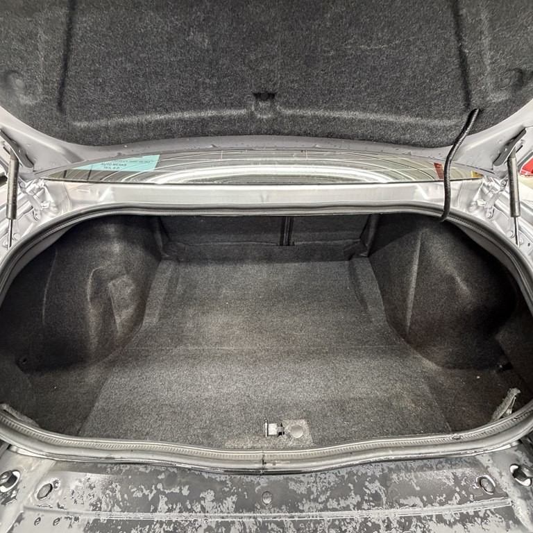 2016 Dodge Challenger Image 24