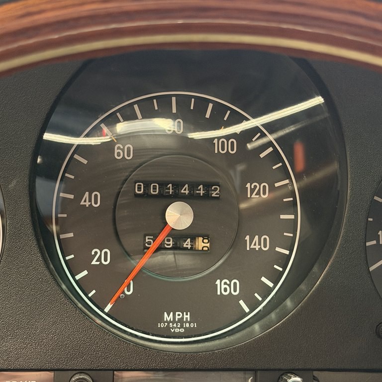 1976 Mercedes-Benz 420-Class Image 8