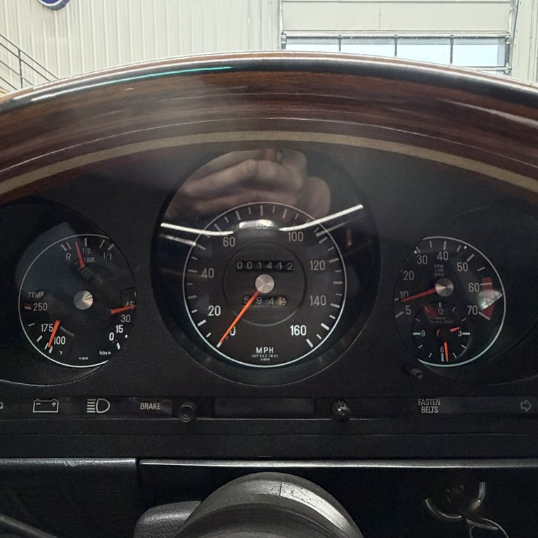 1976 Mercedes-Benz 420-Class Image 11