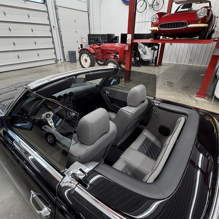 1976 Mercedes-Benz 420-Class Image 16