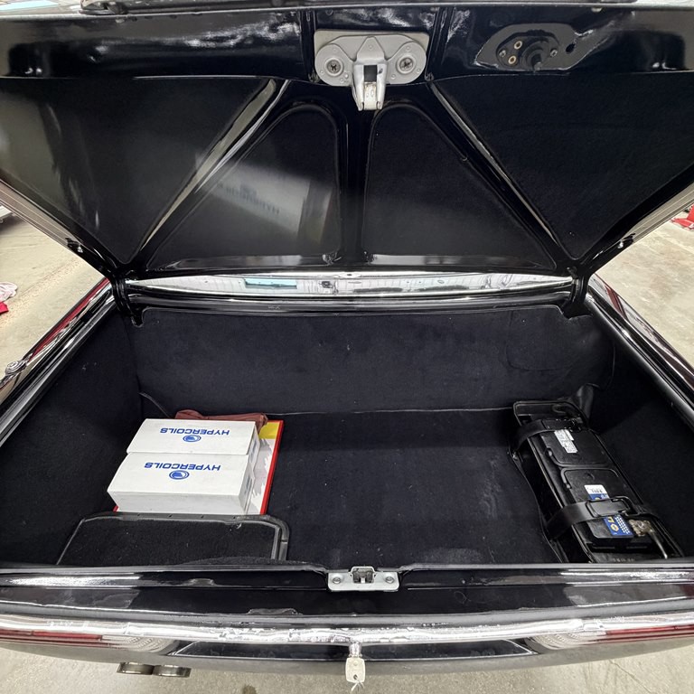 1976 Mercedes-Benz 420-Class Image 20