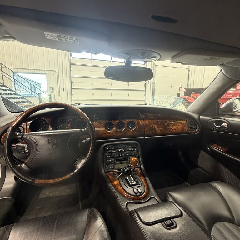 1999 Jaguar XK-Series Image 11