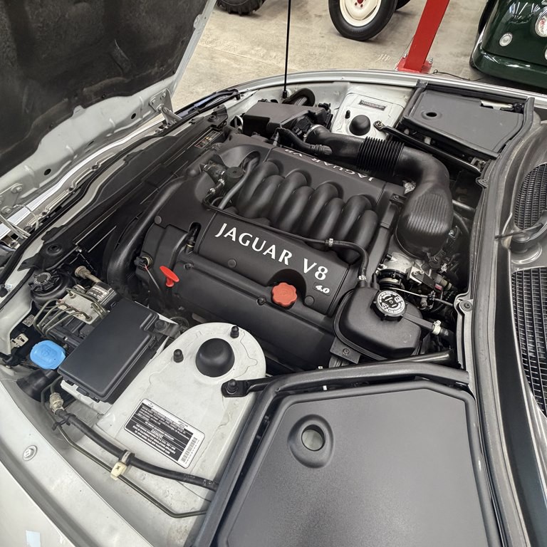 1999 Jaguar XK-Series Image 20