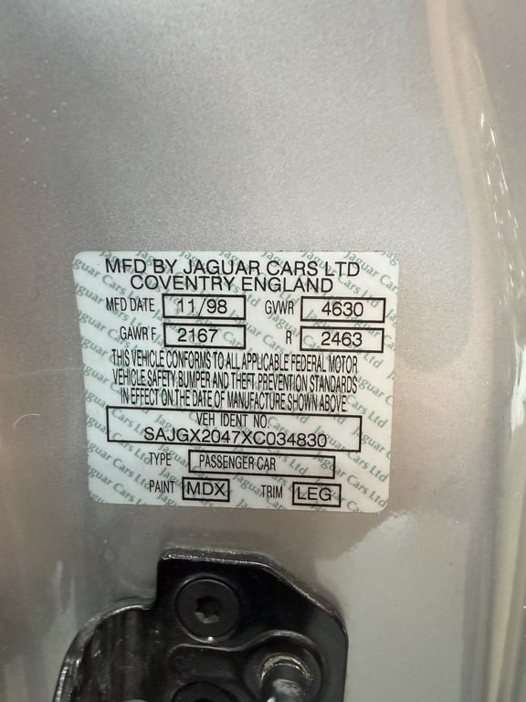 1999 Jaguar XK-Series Image 22