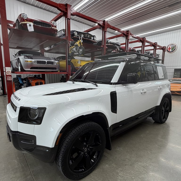 2022 Land Rover Defender Image 2