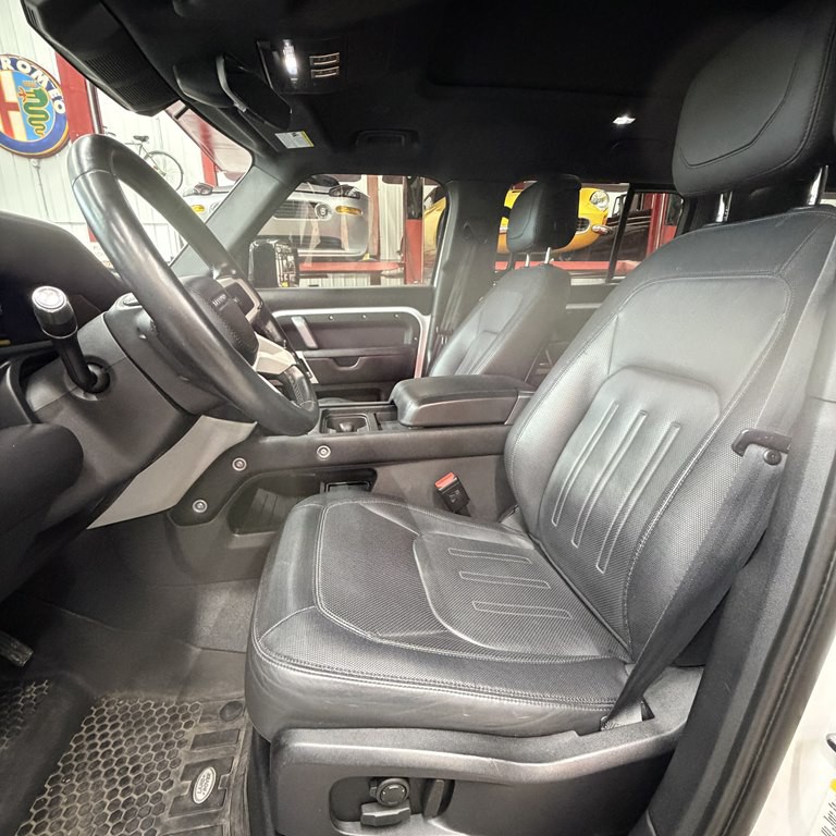 2022 Land Rover Defender Image 5