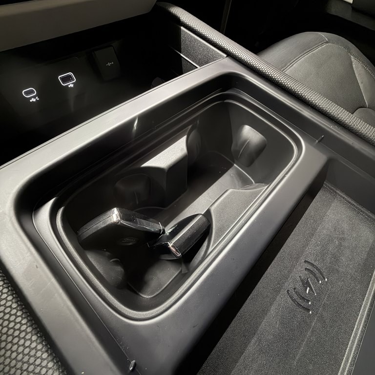 2022 Land Rover Defender Image 15