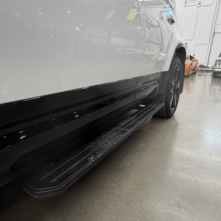 2022 Land Rover Defender Image 18