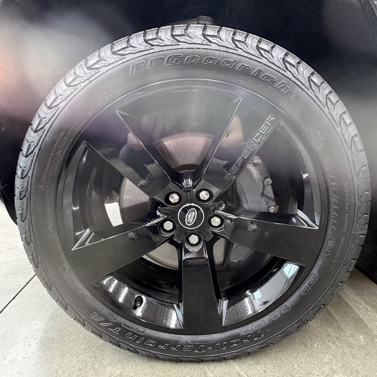 2022 Land Rover Defender Image 22