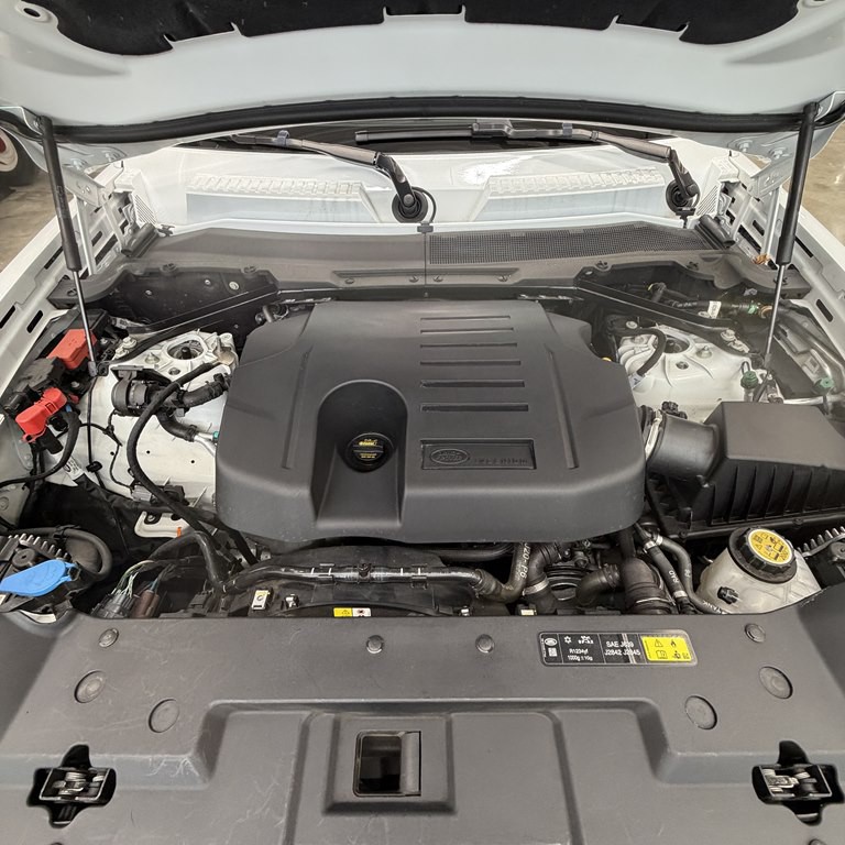 2022 Land Rover Defender Image 23