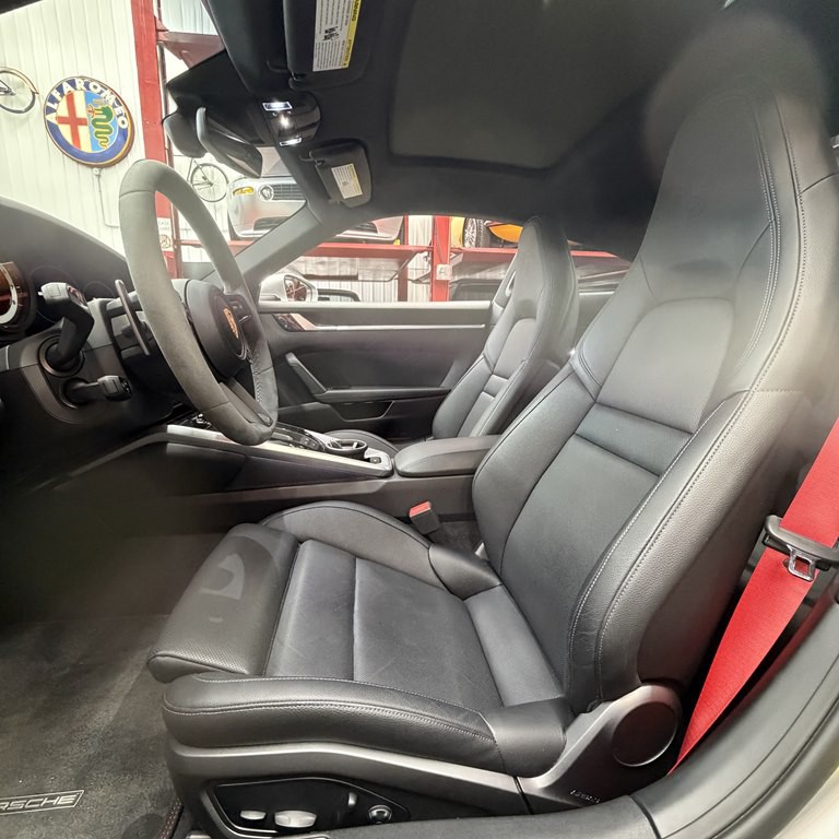 2021 Porsche 911 Image 5