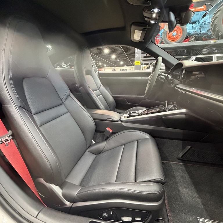 2021 Porsche 911 Image 6