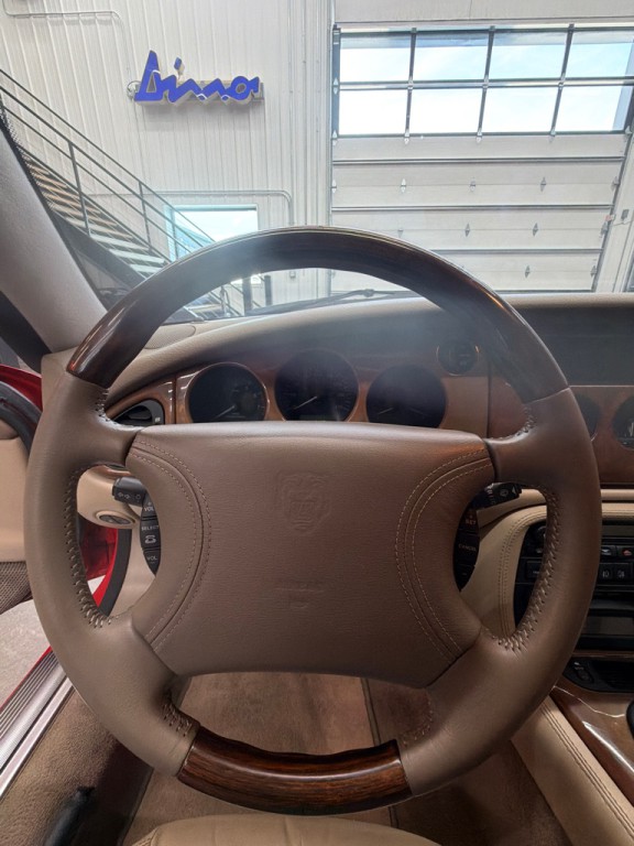 2000 Jaguar XK-Series Image 9