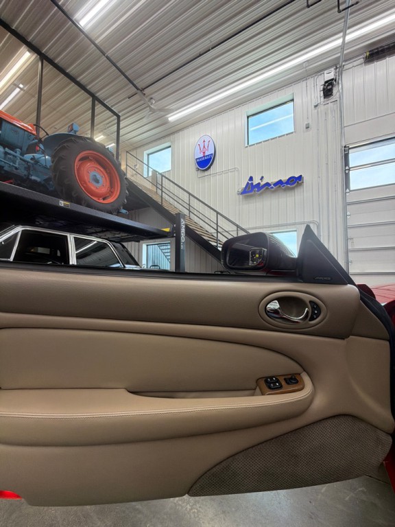 2000 Jaguar XK-Series Image 15