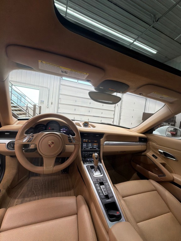 2013 Porsche 911 Image 10