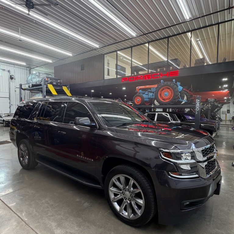 2018 Chevrolet Suburban Image 1