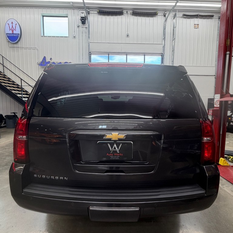 2018 Chevrolet Suburban Image 4