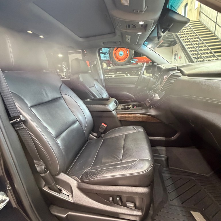 2018 Chevrolet Suburban Image 6