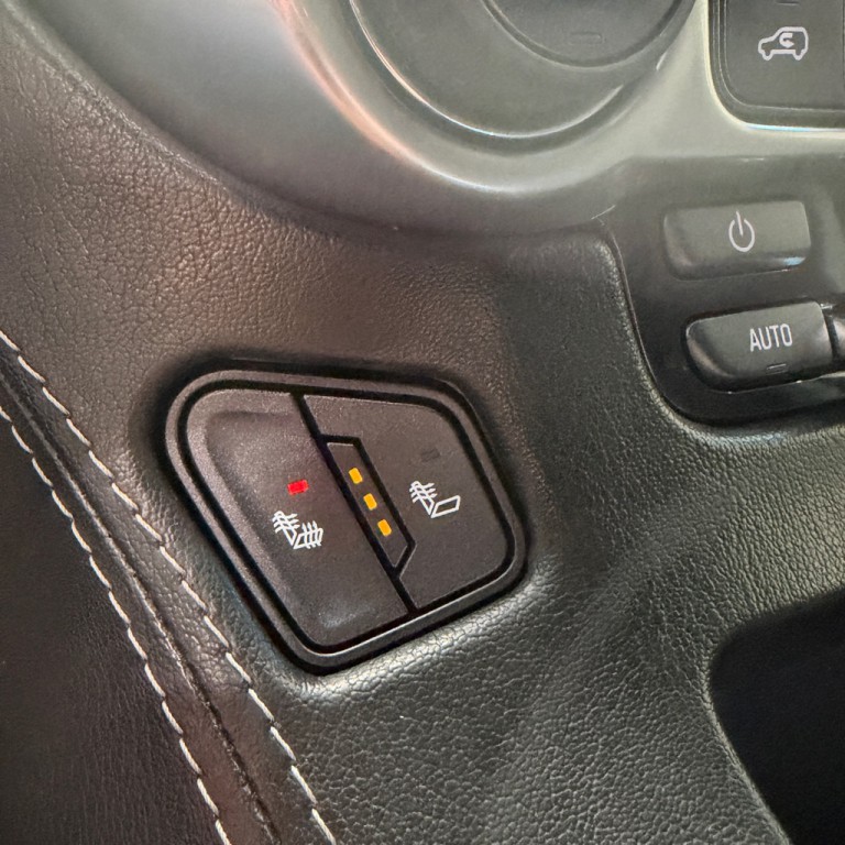 2018 Chevrolet Suburban Image 16