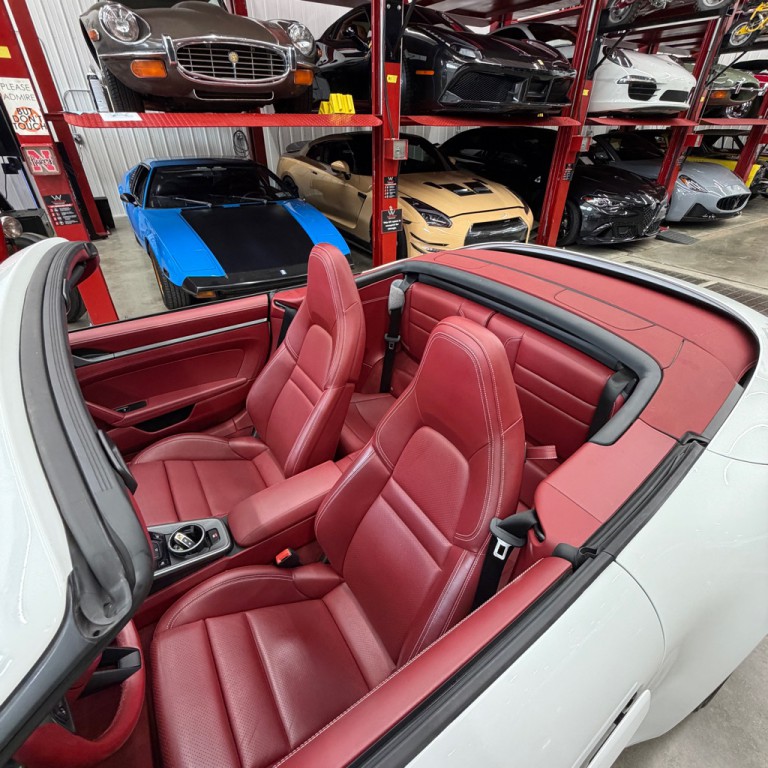 2022 Porsche 911 Image 32