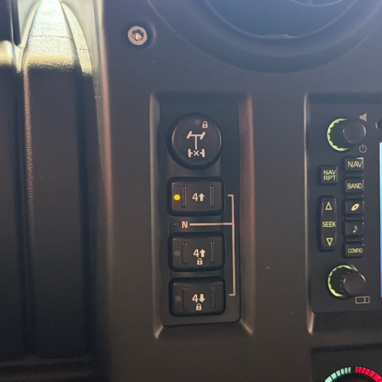 2006 HUMMER H2 Image 12