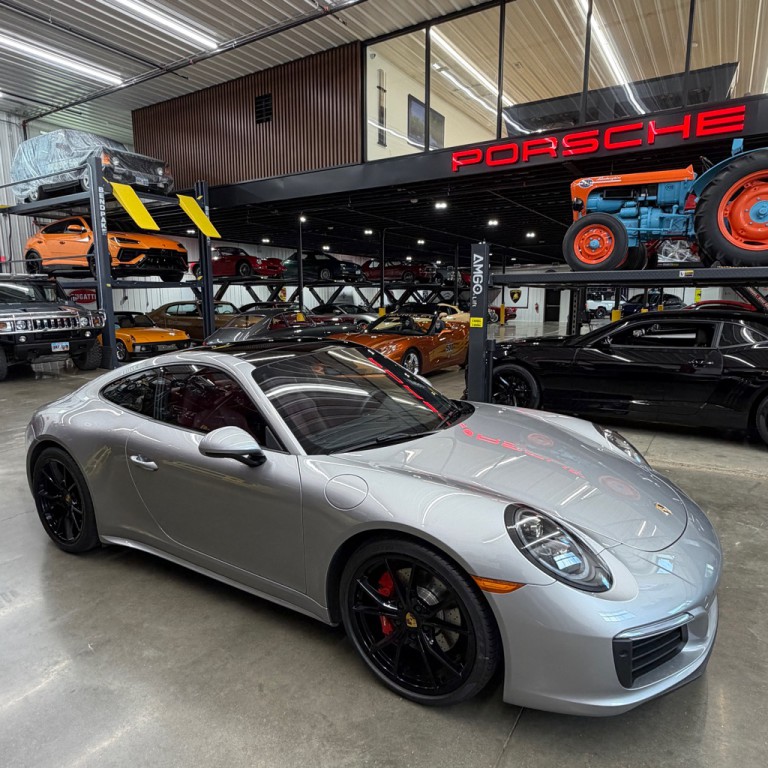 2018 Porsche 911 Image 1