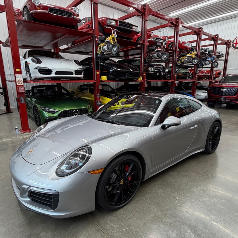2018 Porsche 911 Image 2