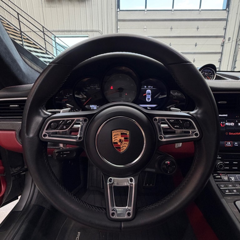 2018 Porsche 911 Image 9