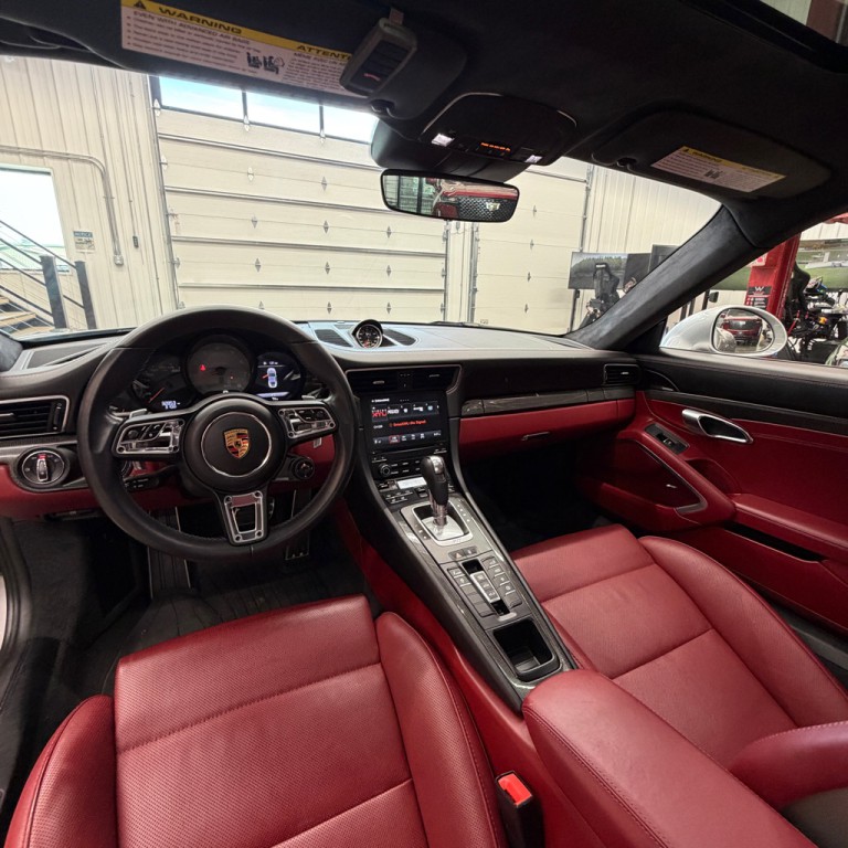 2018 Porsche 911 Image 10