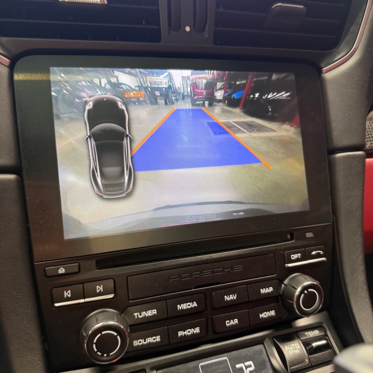2018 Porsche 911 Image 12