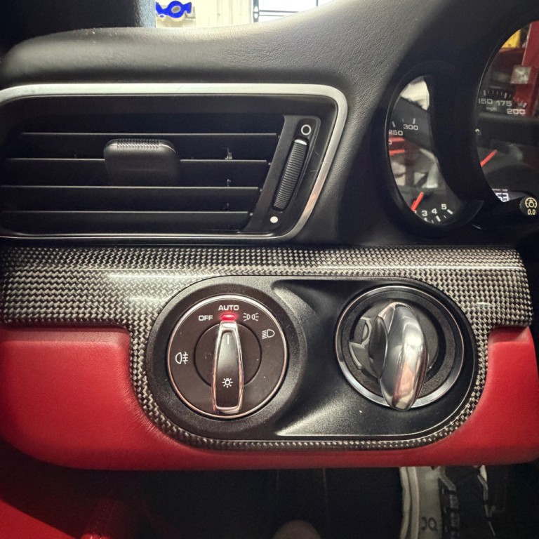 2018 Porsche 911 Image 19