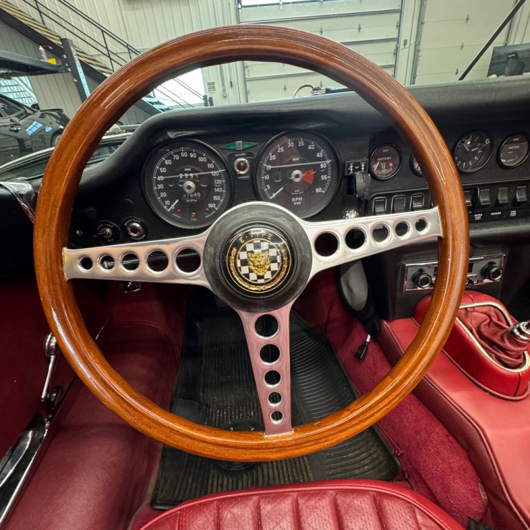 1970 Jaguar E-TYPE Image 12