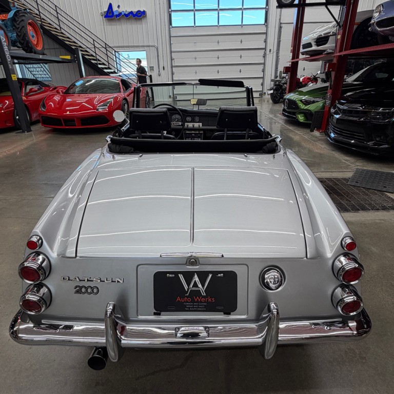 1967 Datsun 2000 Image 5