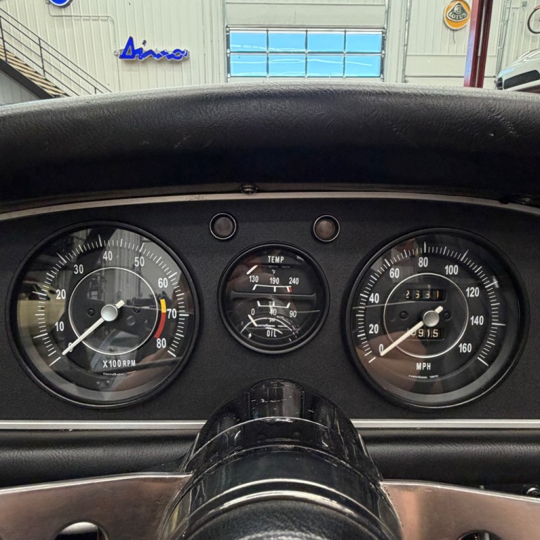 1967 Datsun 2000 Image 11