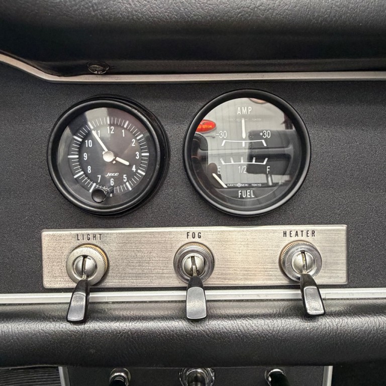 1967 Datsun 2000 Image 12