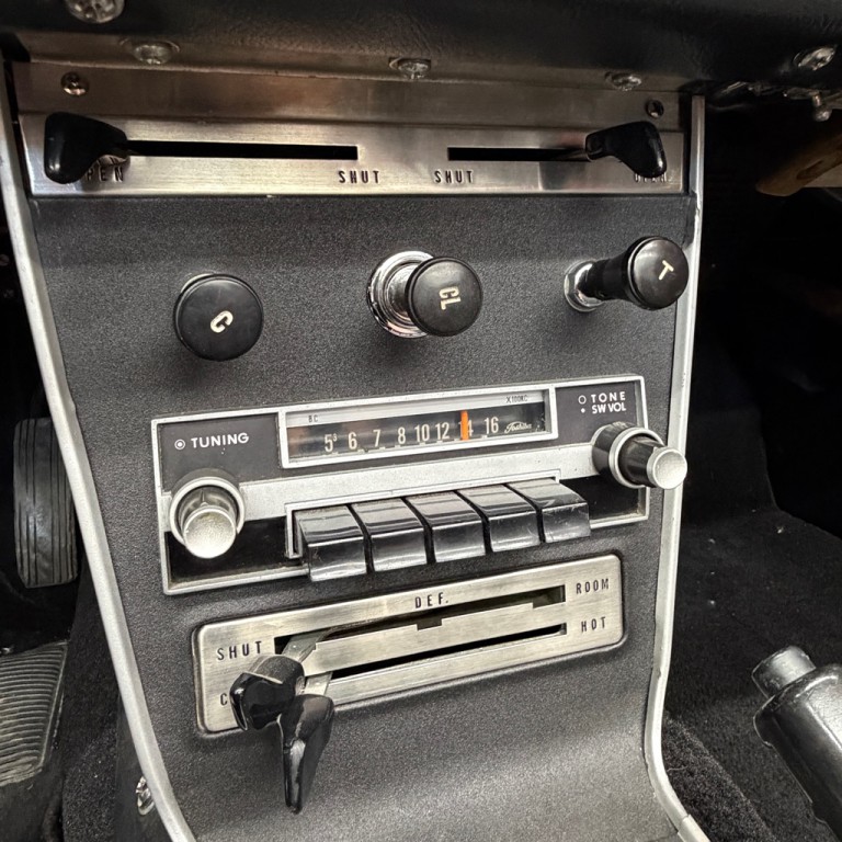 1967 Datsun 2000 Image 13