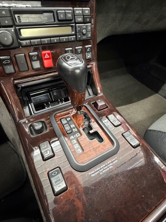 1998 Mercedes-Benz SL-Class Image 13