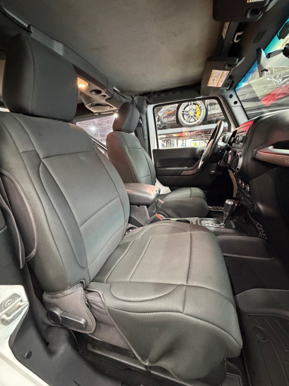 2014 Jeep Wrangler Image 6