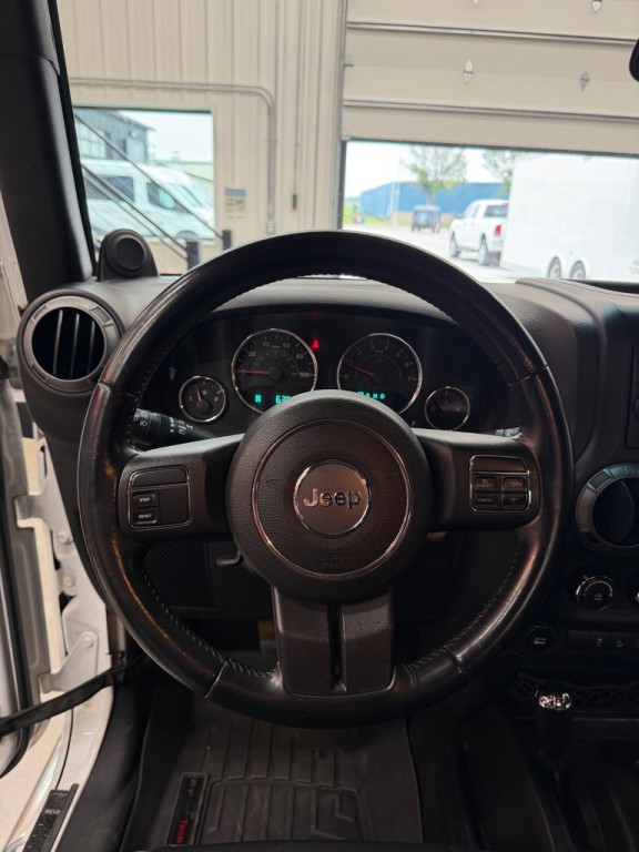 2014 Jeep Wrangler Image 9