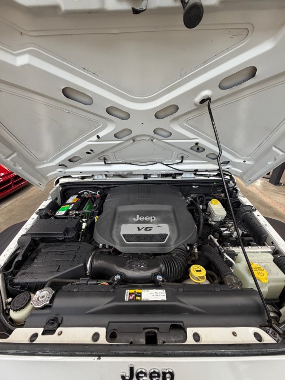 2014 Jeep Wrangler Image 19